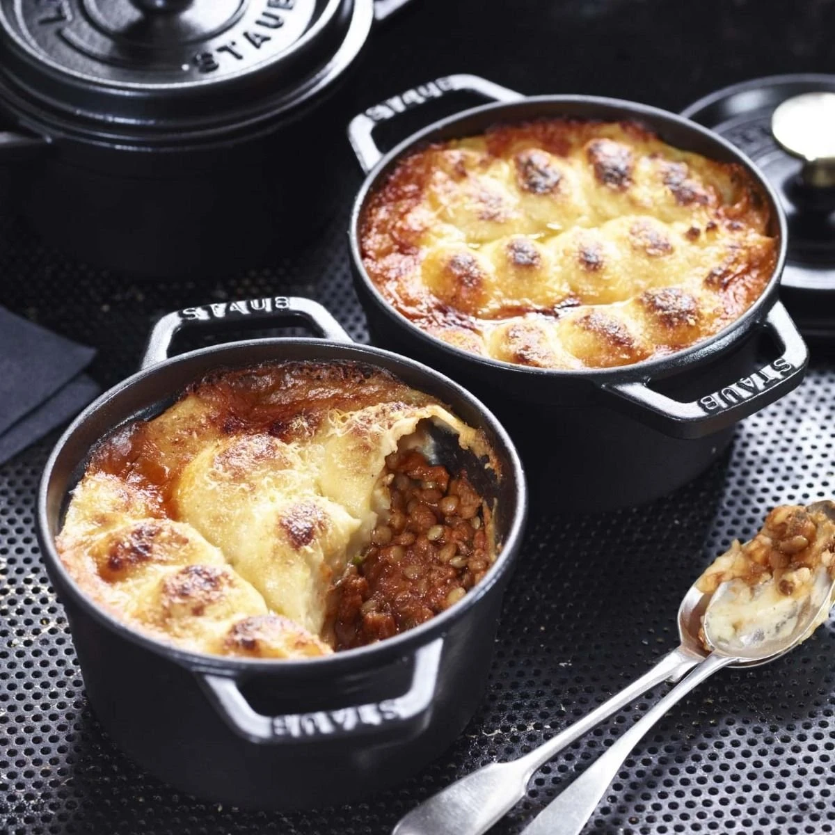 Staub 1.25 Qt. Round Cocotte/Dutch Oven | Graphite Grey 5 Staub 1.25 Qt. Round Cocotte/Dutch Oven | Graphite Grey - Image 3